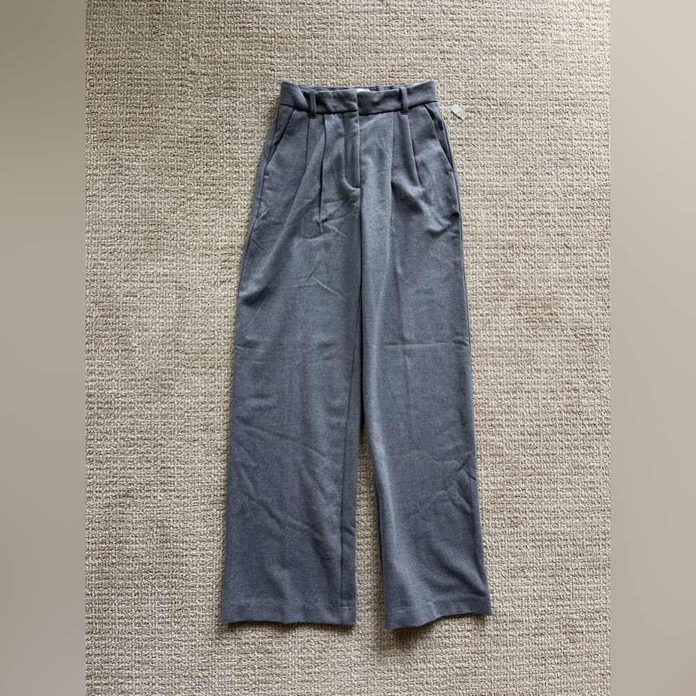 light grey Abercrombie sloane tailored pants! NWT size xs
